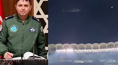 پرواز جنگنده و هلی کوپتر برای ترساندن تماشاگران فوتبال!