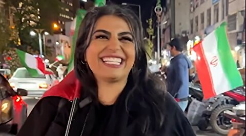 زنی بی‌حجاب در تجمعات: شوهرم نظامی‌ است و ماه‌ها ندیدمش