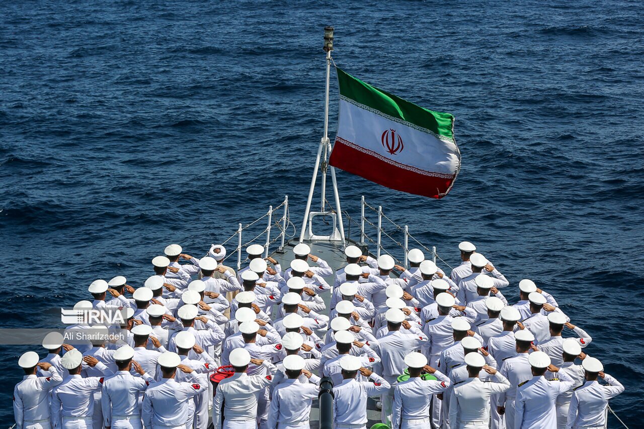 اخطار قاطع ارتش به ناوشکن‌های آمریکایی در تنگه‌هرمز