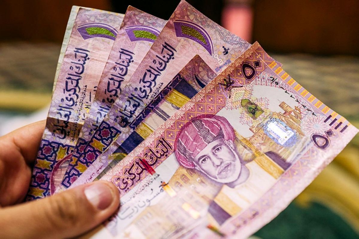 دلار ۱۱ هزار تومان ریخت/ هشدار بانک مرکزی؛ ریسک بازار ارز را جدی بگیرید/ پشت پرده افزایش خرید و فروش &laquo;ریال عمان&raquo;