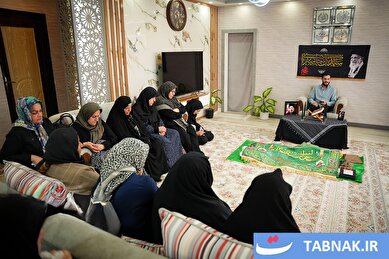 عکس: روضه های خانگی در سوگ رهبر شهید