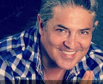 تجلیل روزنامه اصولگرا از خواننده لس آنجلسی