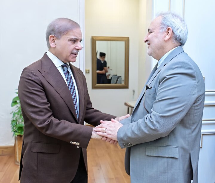 دیدار سفیر ایران با شهباز شریف درباره وضعیت منطقه