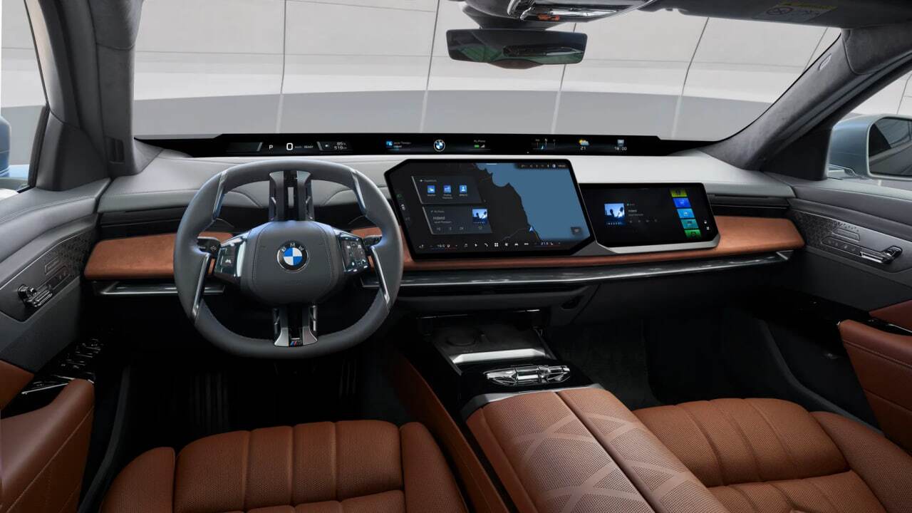 سکوتی که زور می&zwnj;زند لوکس باشد؛ روایت تلاش BMW 7 Series برای رسیدن به جایی که هنوز مالک اسمش مرسدس است