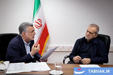 عکس: جلسه بررسی برنامه‌های تأمین دارو و تجهیزات پزشکی با حضور رئیس جمهور