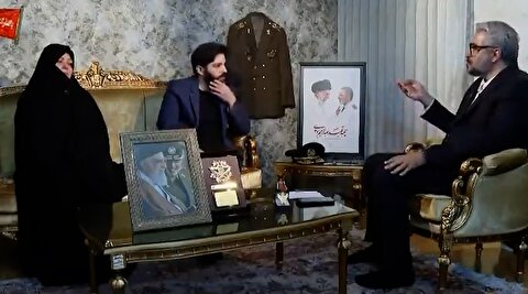 یک ماه به دنبال پیکر پدرمان در بیت رهبری بودیم