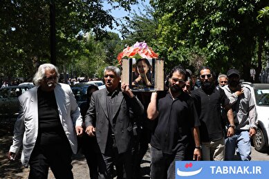 عکس: وداع اهالی هنر با پیکر بهناز نازی در تالار وحدت