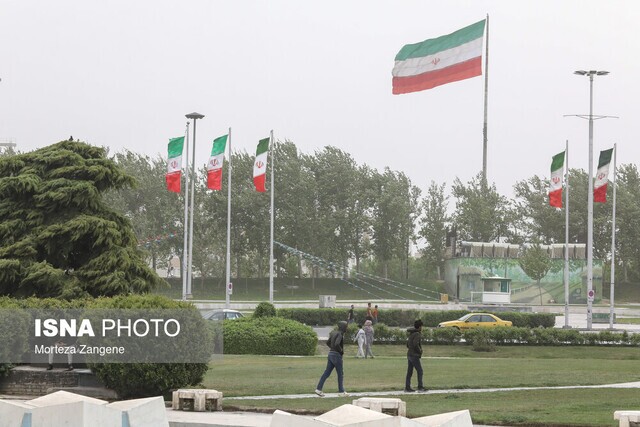 وضعیت هوای تهران قرمز است