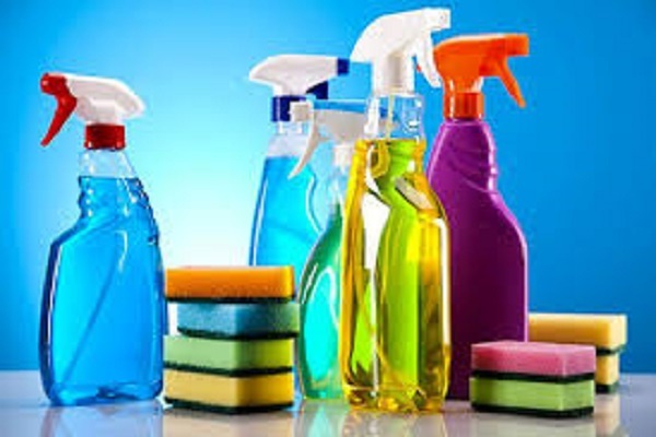 دروغ شاخ‌دار در بازار شوینده / وزارت صمت انکار می‌کند، پتروشیمی‌ها گران می‌کنند، مردم می‌پردازند!