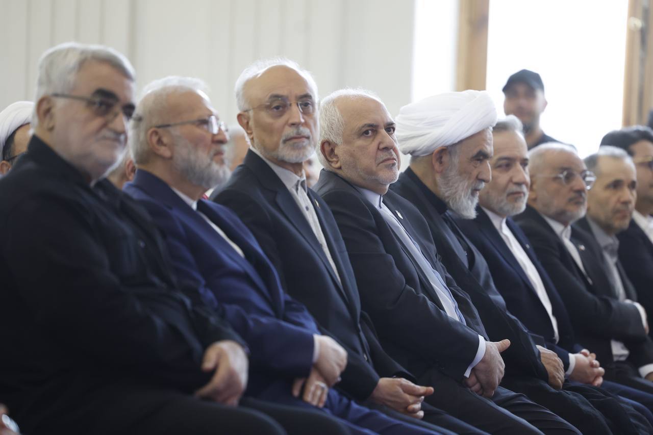 تصاویری از مراسم گرامیداشت شهیدان خرازی و امیرعبداللهیان تصاویری از مراسم گرامیداشت شهیدان خرازی و امیرعبداللهیان