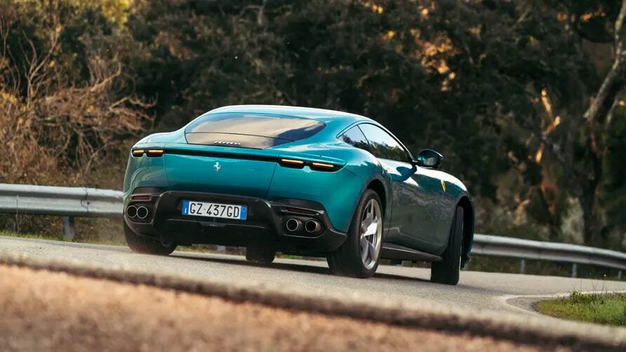 فراری آمالفی؛ وقتی یک اشراف&zwnj;زاده ایتالیایی کراواتش را شل می&zwnj;کند