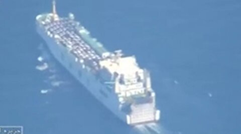 تصاویر تازه از کنترل نیروی دریایی سپاه در تنگه هرمز