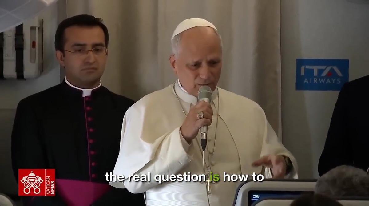 پاپ: کودکان بی‌گناه زیادی در ایران و لبنان جان باختند