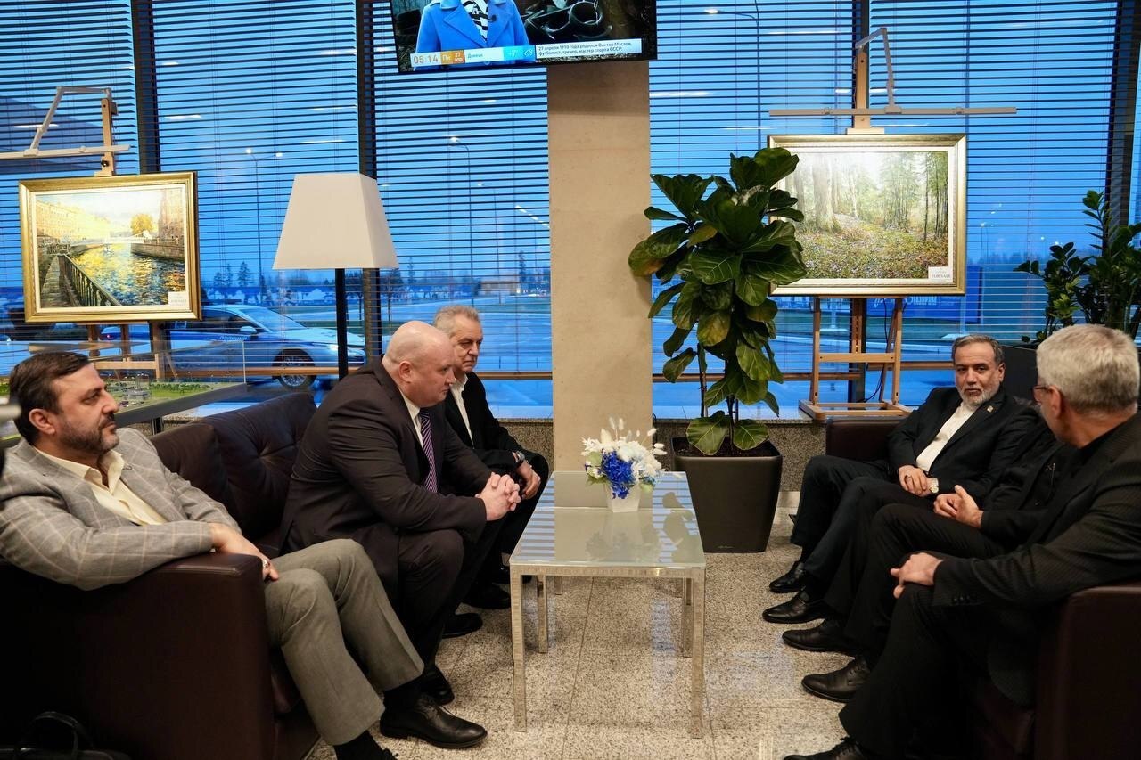 تصاویری از ورود عراقچی به سنت&zwnj;پترزبورگ