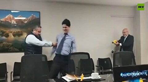 تست شوکر برقی توسط آقای شهردار روی مشاورش!
