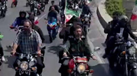 سنگین سواری فرمانده سپاه محمد در رژه جانفدا