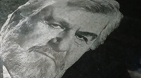 سنگ مزار عنایت بخشی آماده شد
