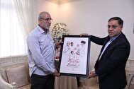 عکس: دیدار عضو دفتر رهبر شهید با خانواده شهیدان اسحاقی
