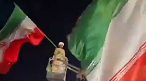 تاکتیک یک روحانی برای پرچم گردانی