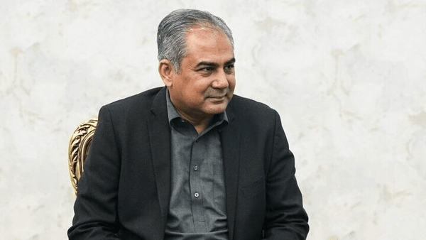 وزیر کشور پاکستان در راه تهران
