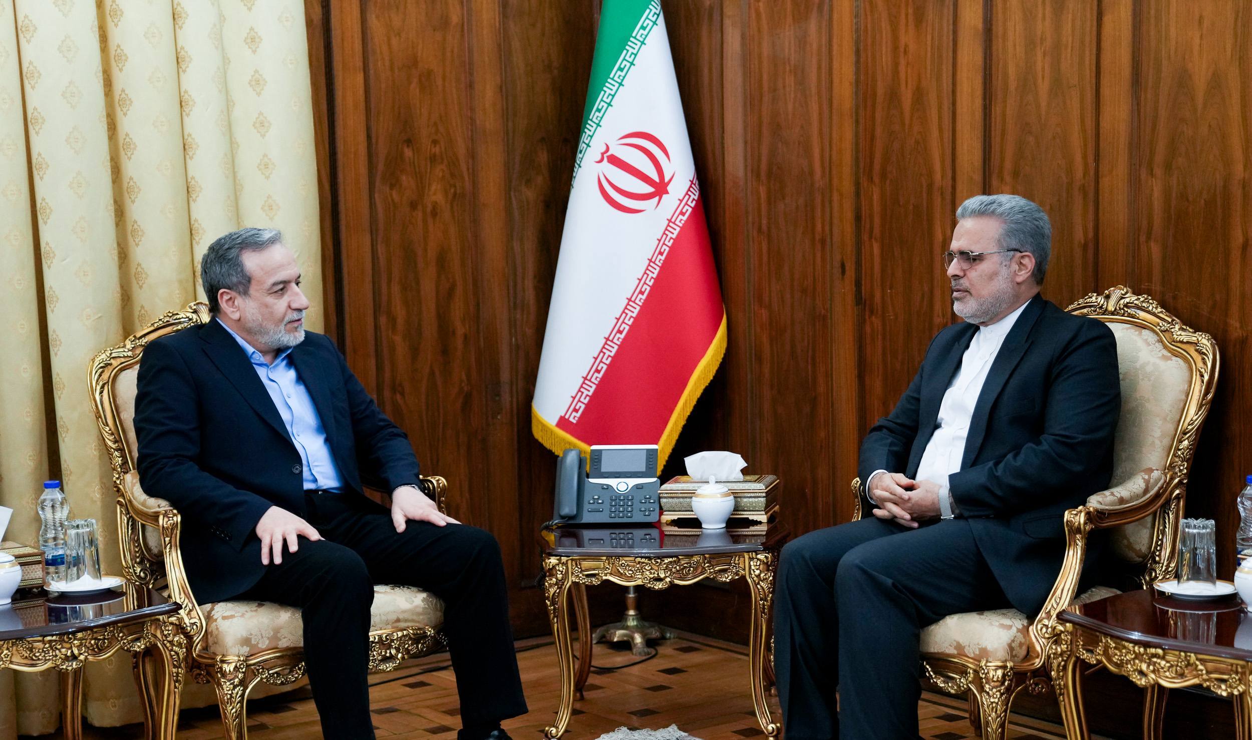 دیدار سفیر جمهوری اسلامی ایران در ونزوئلا با وزیر امور خارجه