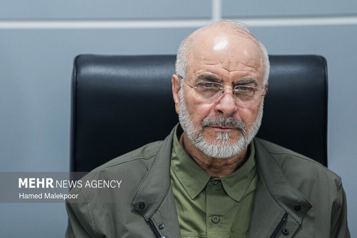 قالیباف: هر جا دست مردم باز باشد، گرههای بزرگ باز میشود
