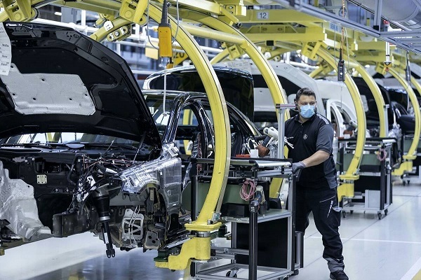 قیمت‌ها باید بر اساس مستندات «تعدیل» شوند/ فعلاً کلید مطالبات مان دست ساختمان میرداماد است