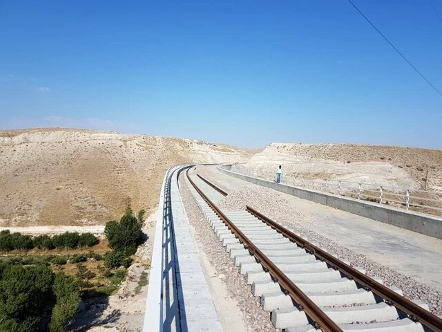 افتتاح خط راهآهن اردبیل به میانه توسط پزشکیان