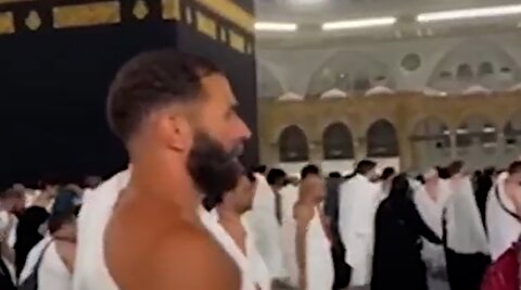 حضور کریم بنزما در مکه برای ادای حج