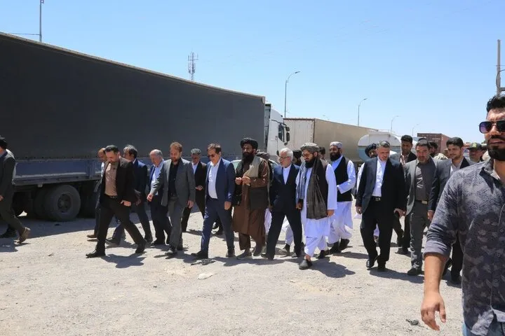 زندانیان افغان از ایران به افغانستان منتقل شدند