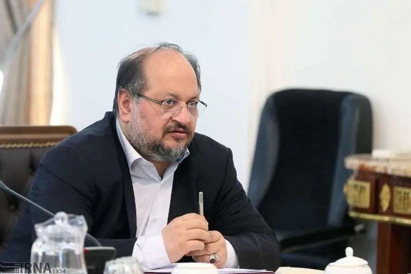 تکذیب خداحافظی شریعتمداری ازهلدینگ خلیجفارس