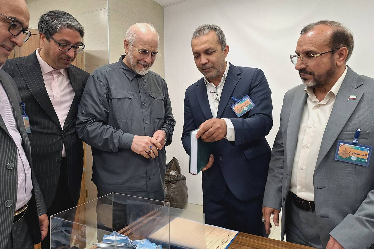 تصویری از قالیباف و رسایی در انتخابات امروز مجلس تصویری از قالیباف و رسایی در انتخابات امروز مجلس