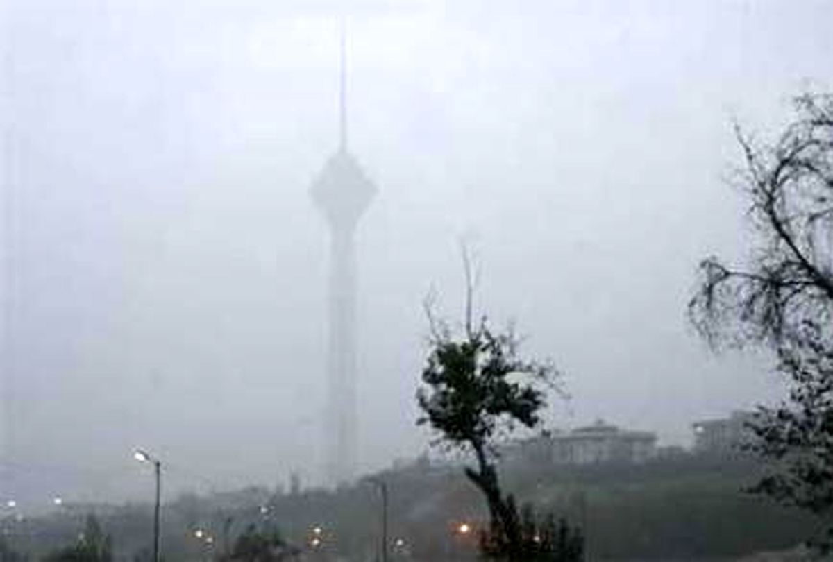 باد شدید و گردوخاک در تهران