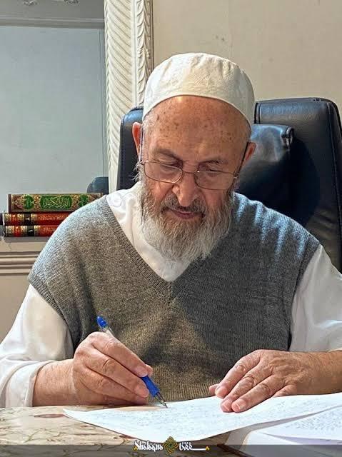 نماز بر پیکر رهبر شهید را چه کسی می&zwnj;خواند؟ / درباره آیت الله جعفر سبحانی