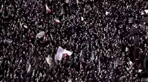 بهت خبرنگاران خارجی از جمعیت عزاداران رهبر شهید
