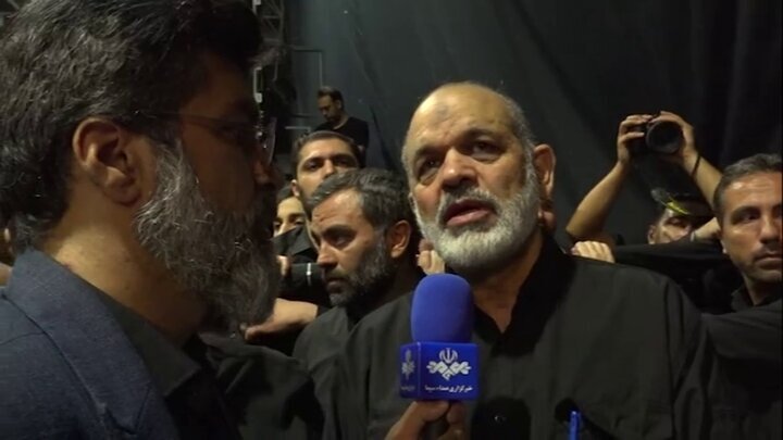 سردار وحیدی: دشمنان دیدن تسلیم شدن ملت ما را به گور خواهند بود