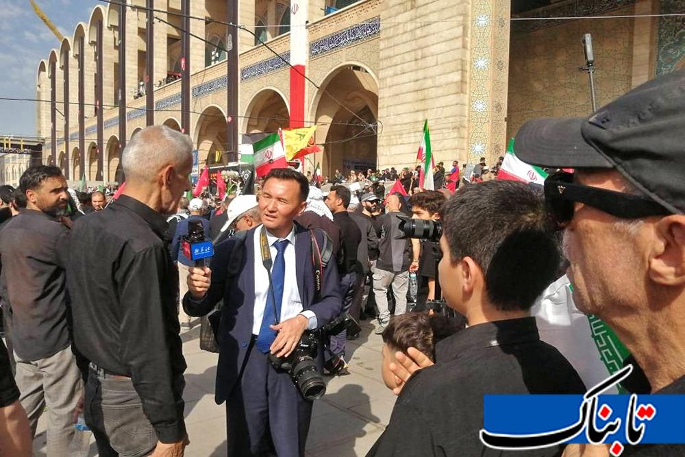 جلوه اربعین و ظهور در خیابانهای تهران/پرچم دوطرفه «ایران» و «خونخواهی» روی گنبد مصلی جلوه اربعین و ظهور در خیابانهای تهران/پرچم دوطرفه «ایران» و «خونخواهی» روی گنبد مصلی