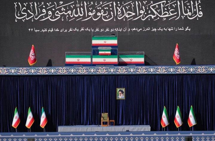 وداع مردم با آقای شهید ایران در مصلی تهران/ بروزرسانی می شود