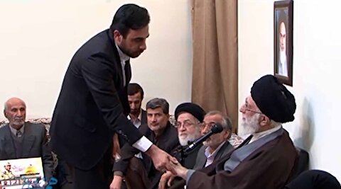تصاویر منتشر نشده از دیدارهای خانواده‌ شهدا با رهبر انقلاب
