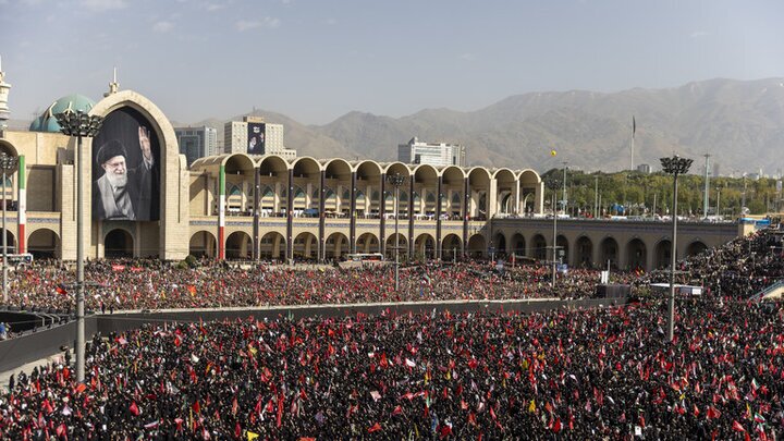 تأثیرگذارترین صحنه در مراسم تشییع از نگاه رسانه هندی/ رسانه سوئدی از دلبستگی مردم به رهبر شهید گفت