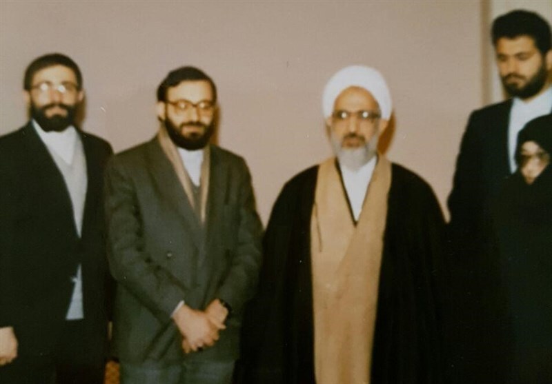 نماز خداحافظی «فیلسوف نظام» بر پیکر رهبر شهید / آیت الله جوادی آملی نیم قرن با انقلاب اسلامی نماز خداحافظی «فیلسوف نظام» بر پیکر رهبر شهید / آیت الله جوادی آملی نیم قرن با انقلاب اسلامی