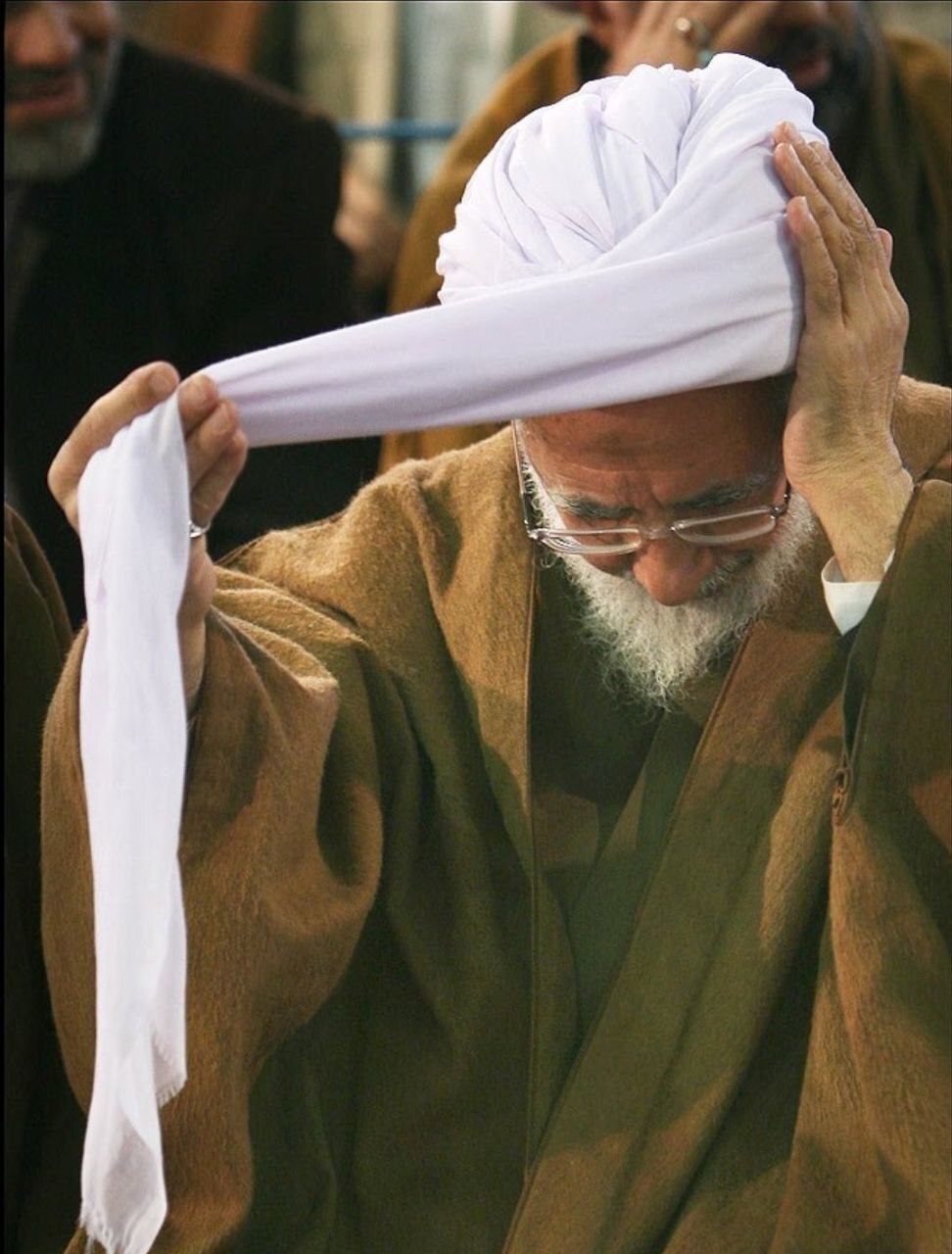 نماز خداحافظی &laquo;فیلسوف نظام&raquo; بر پیکر رهبر شهید / آیت الله جوادی آملی نیم قرن با انقلاب اسلامی