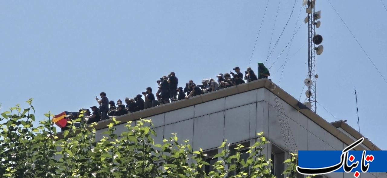عکس: تلاش خبرنگاران و عکاسان برای پوشش مراسم تشییع