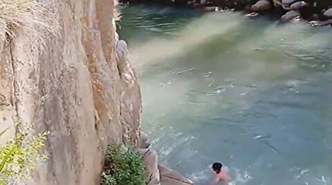 شیوه خطرناک آب بازی در افغانستان