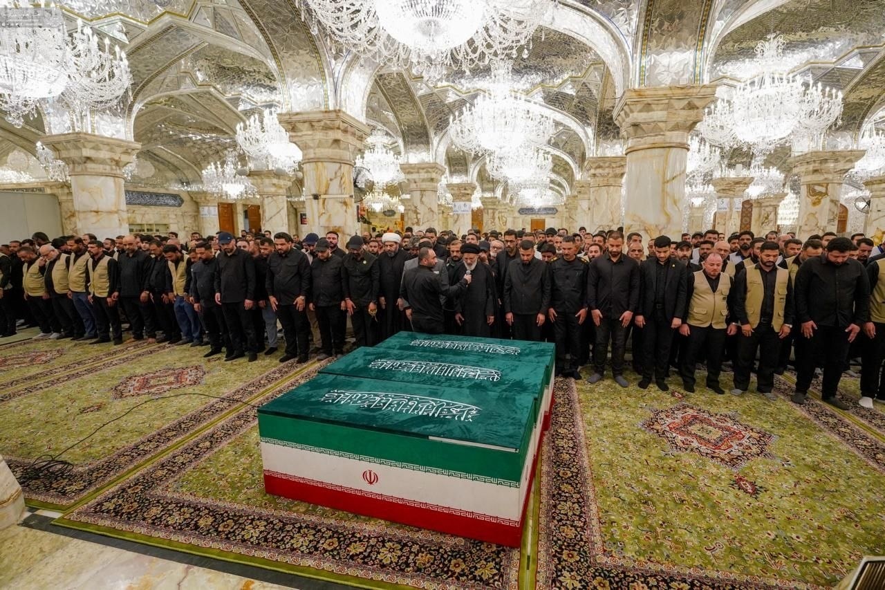 اقامه نماز بر پیکر رهبر شهید ایران در حرم امیرالمومنین/ازدحام بیسابقه در مسیرهای منتهی به نجف/بروزرسانی می شود اقامه نماز بر پیکر رهبر شهید ایران در حرم امیرالمومنین/ازدحام بیسابقه در مسیرهای منتهی به نجف/بروزرسانی می شود