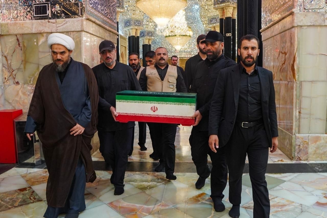 اقامه نماز بر پیکر رهبر شهید ایران در حرم امیرالمومنین/ازدحام بیسابقه در مسیرهای منتهی به نجف/بروزرسانی می شود اقامه نماز بر پیکر رهبر شهید ایران در حرم امیرالمومنین/ازدحام بیسابقه در مسیرهای منتهی به نجف/بروزرسانی می شود