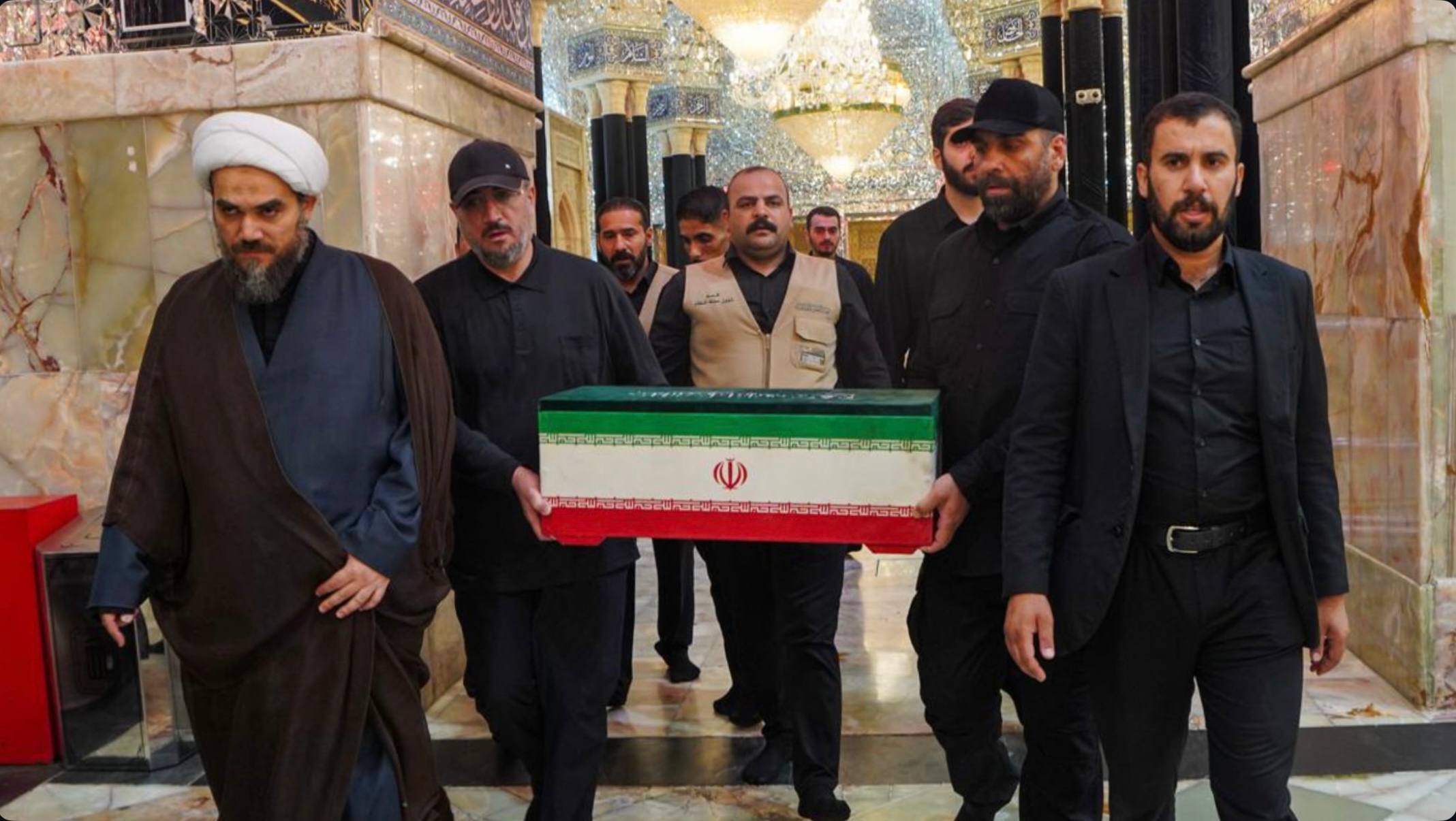 تشییع و بدرقه پیکر امام شهید در عراق/وداع تاریخی با آقای شهید در میان سیل خروشان جمعیت/ بروزرسانی می شود
