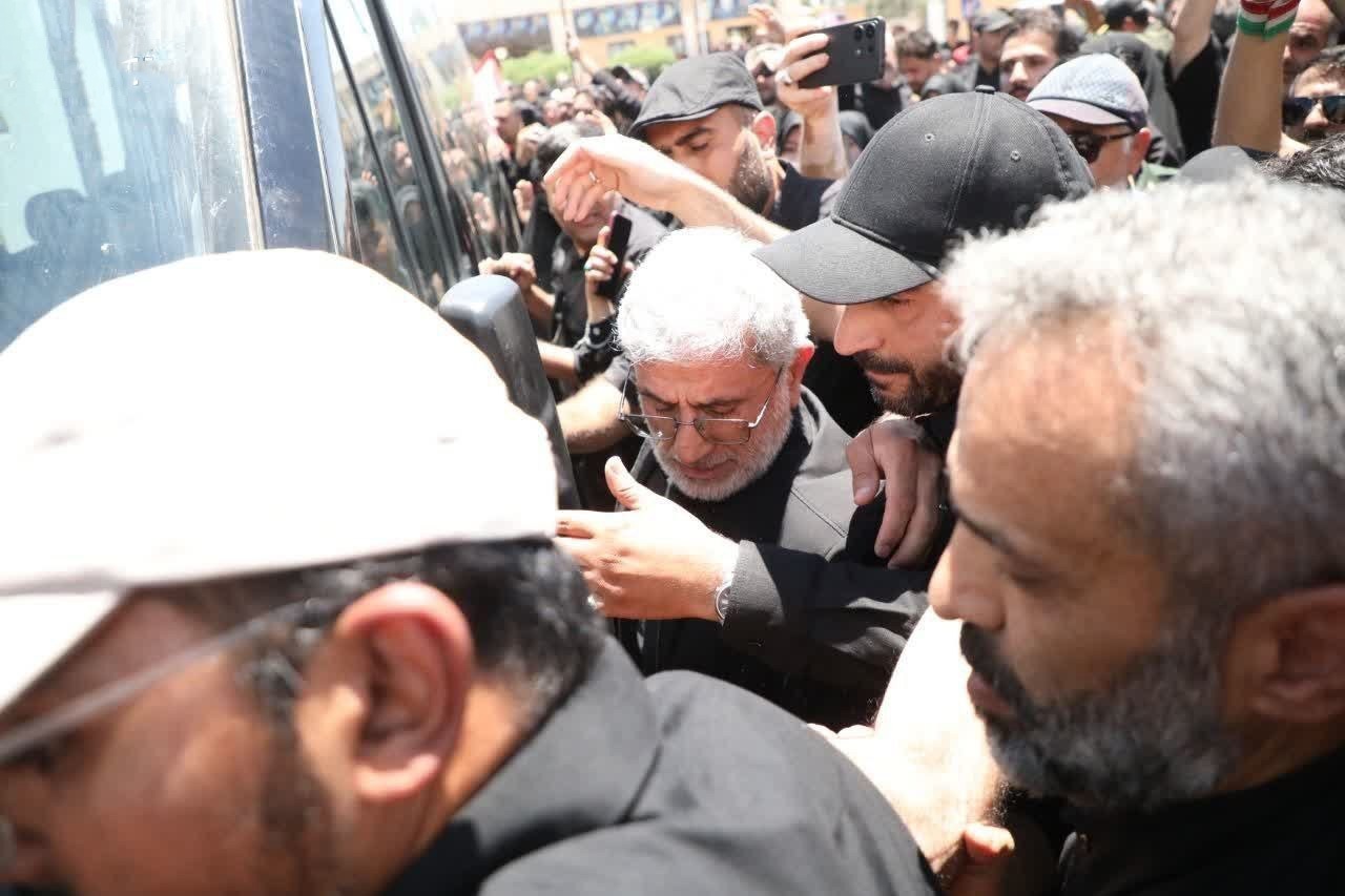 حضور سردار قاآنی در فرودگاه مشهد