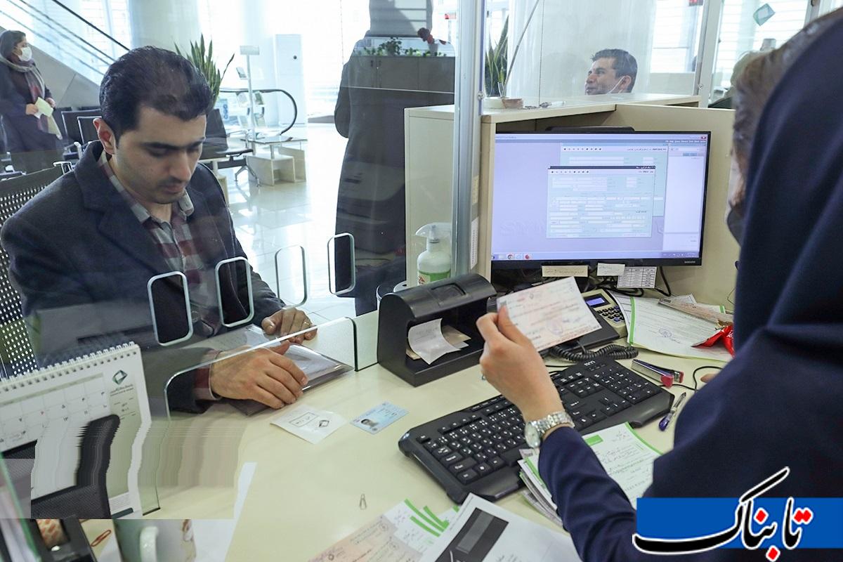 پرونده باز اختلال چند هفته‌ای بانک‌ها/ نه استعفا، نه برکناری؛ حداقل خسارت مردم را جبران کنید