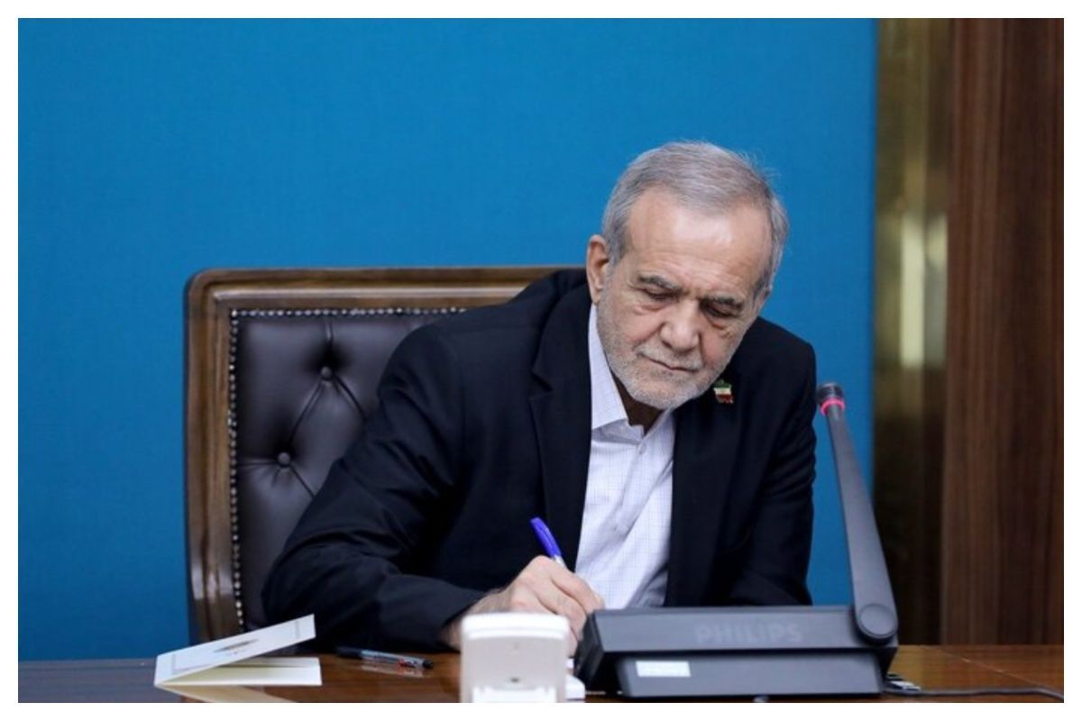 پزشکیان: هر کجا مینگرم رنگ رخش جلوه گر است